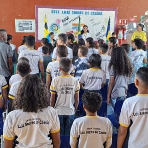 Momento Cívico na escola estadual Luís Soares de Cássia marca o encerramento da Semana Nacional de Trânsito