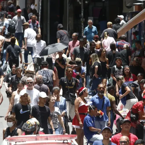Confira nomes e sobrenomes mais comuns no país, segundo o IBGE