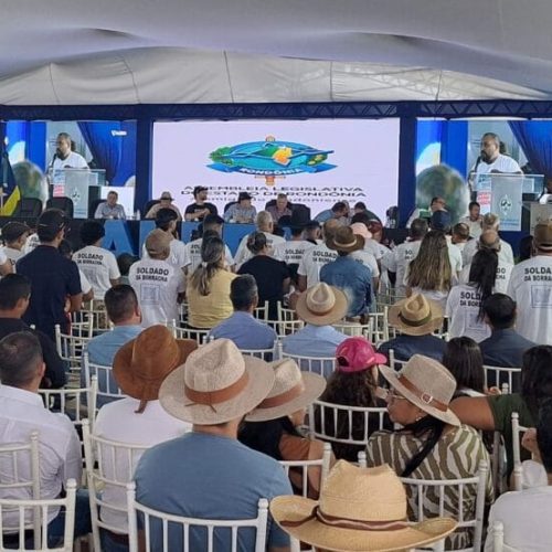 Governo de RO entrega títulos de propriedade rural durante a Rondônia Rural Show Internacional