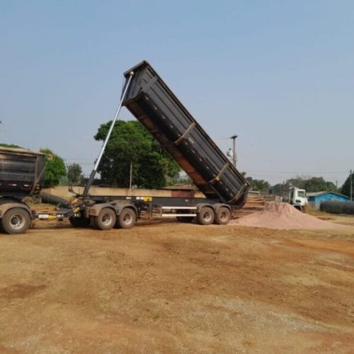 Governo de RO entrega 184 toneladas de calcário aos produtores do Vale do Paraíso