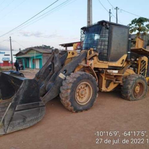 Nove pessoas são denunciadas por impedir polícia de apreender trator utilizado em crime ambiental em RO
