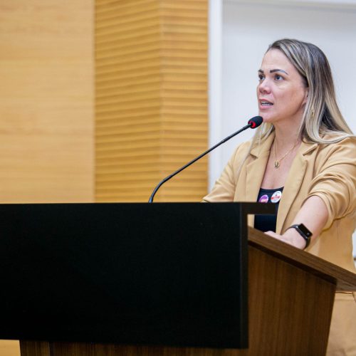 Sancionado licença-prêmio para os servidores da Emater, proposta da deputada Cláudia de Jesus