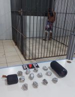 Policia Militar prende vulgo “RS do CV” com 12 porções grandes de maconha no Bairro Mariana