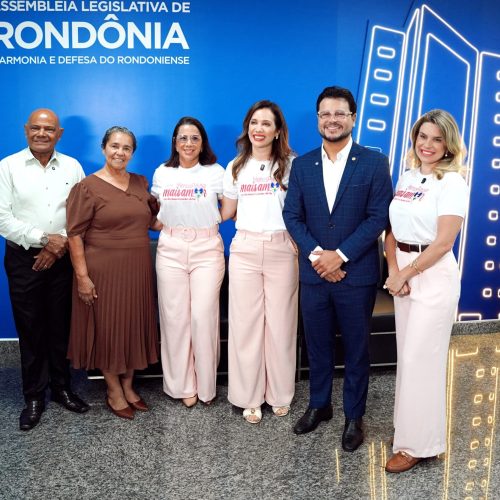 Edited in Tezza with: Brightness, Contrast, Exposure, & Vintage