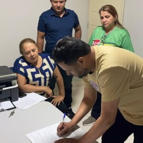 Samuel Costa assina Carta Compromisso com trabalhadores da Sesau e defende valorização da saúde pública
