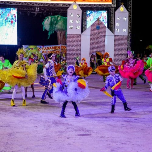 Quadrilhas emocionam o público com temas culturais e poéticos no Arraial Flor do Maracujá