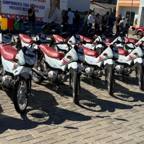 Cláudia de Jesus destina R$ 557 mil em motocicletas para agentes de saúde em Presidente Médici