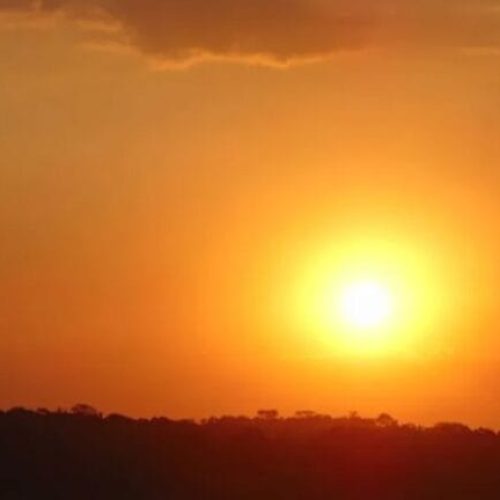 Calor intenso e possibilidade de chuvas predominam em Rondônia nesta terça-feira (22)