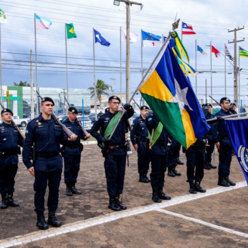 Governo de RO comemora 50 anos da Polícia Militar com formatura e entrega de medalhas