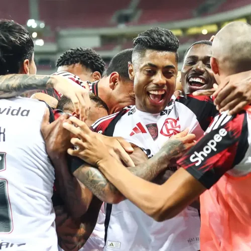 Flamengo goleia Sport e assume liderança; Santos derrota Palmeiras