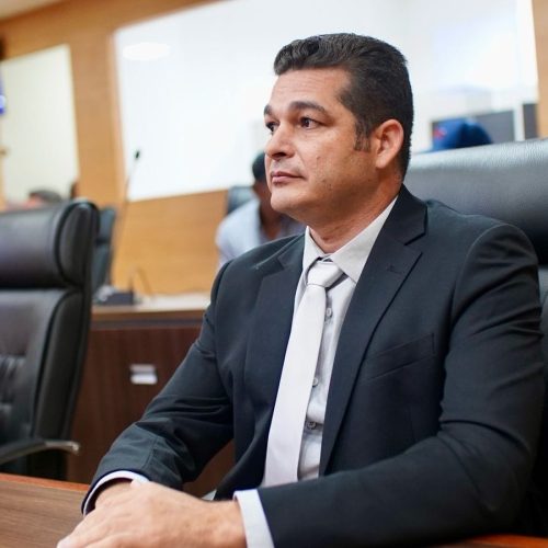 Adalto de Bandeirantes busca soluções junto a deputados estaduais para reserva extrativista em Jaci Paraná