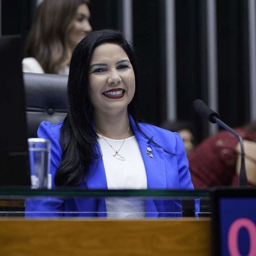 Em defesa das famílias atípicas: Cristiane Lopes vota pela derrubada do veto que desburocratiza o acesso ao BPC