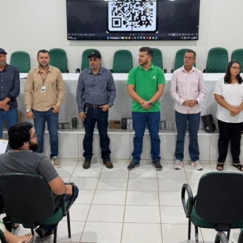Cláudia de Jesus homenageia produtores durante encontro da agricultura familiar em Rondônia