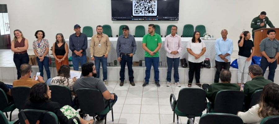 Cláudia de Jesus homenageia produtores durante encontro da agricultura familiar em Rondônia