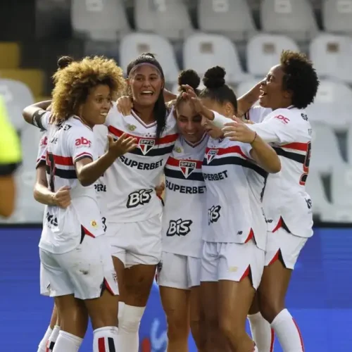 São Paulo e Corinthians avançam para a final da Supercopa Feminina