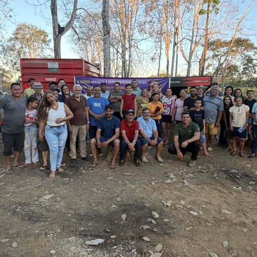 Cláudia de Jesus participa da entrega de R$ 328 mil em implementos agrícolas para a ASPRON em Jaru