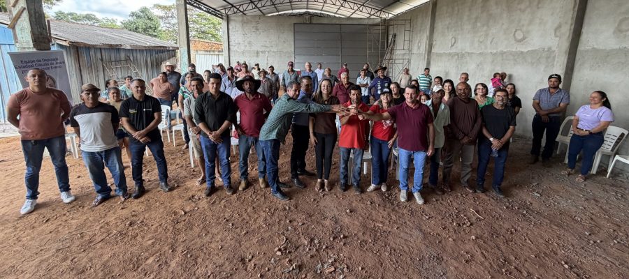 Cláudia de Jesus participa da entrega de barracão da Asprusa em Teixeirópolis viabilizado com investimento superior a R$ 287 mil