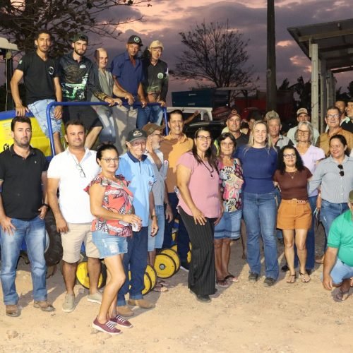 Produtores de Urupá recebem novos equipamentos por emenda da deputada Cláudia de Jesus