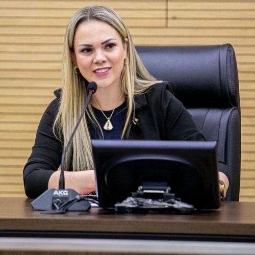 Cláudia de Jesus garante pagamento de R$ 60 mil para academia em Ariquemes