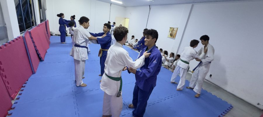 Mais de 30 atletas do Construindo Campeões disputam etapa do Campeonato Estadual de Judô