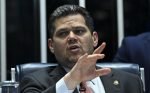 Anistia proposta por Alcolumbre reduz penas de multidão e aumenta para líderes dos atos golpistas