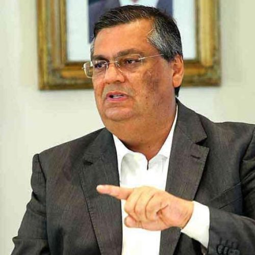 Passageira de avião, extremista, agride o ministro Dino e é indiciada