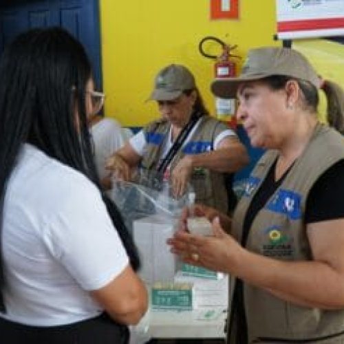 Moradores são atendidos com ação de vigilância em saúde promovida pelo governo de RO, em Porto Velho