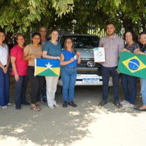 Entrega de caminhonete ao Serviço de Atendimento Especializado de Ariquemes fortalece ações de combate à transmissão vertical do HIV