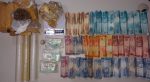 Cerco da PM faz suspeitos abandonarem drogas e dinheiro antes de desaparecerem na mata