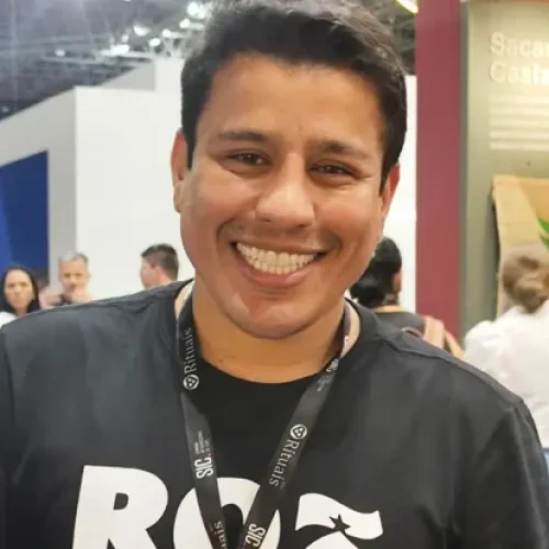 Campanha de Adailton Furia aponta ganho atípico de seguidores e aciona a Meta em Rondônia