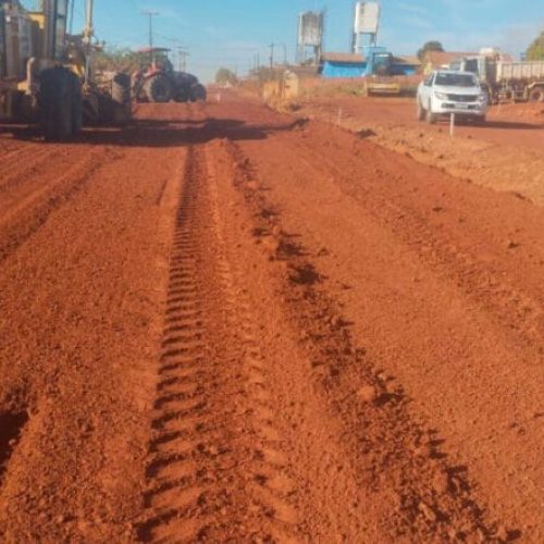 Obra de terraplanagem é executada na área urbana do município de Alto Alegre dos Parecis