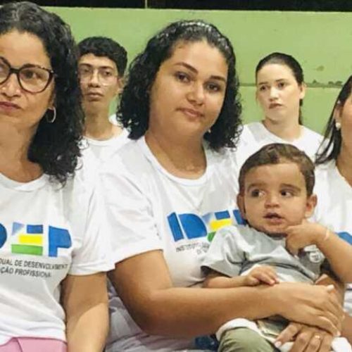 Formandas de curso técnico em Enfermagem conciliaram estudos com cuidados maternos