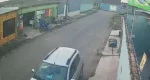 Assaltante de bicicleta ameaça comerciante com faca e rouba celular na zona Sul