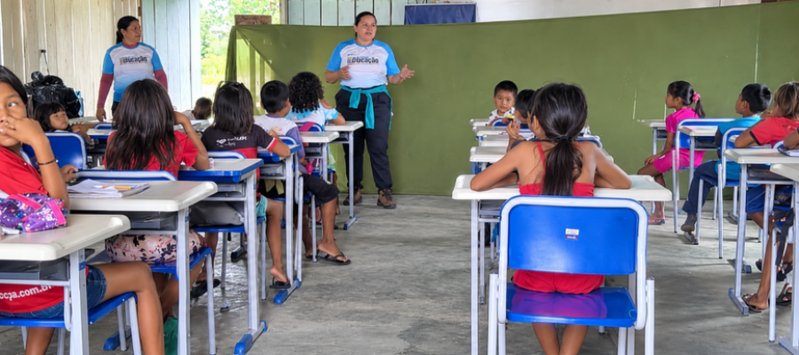 Equipes educacionais levam atendimento a escolas indígenas e unidades de difícil acesso em Guajará-Mirim