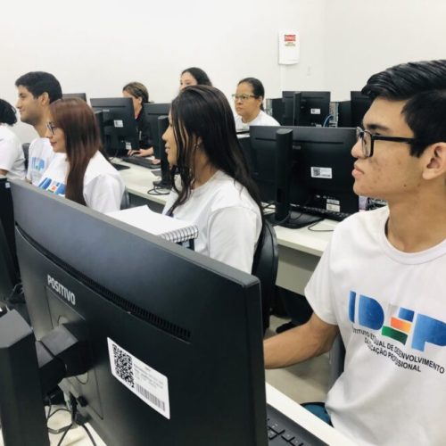 Inscrições para 28 cursos profissionalizantes remotos seguem até dia 25, em todo estado