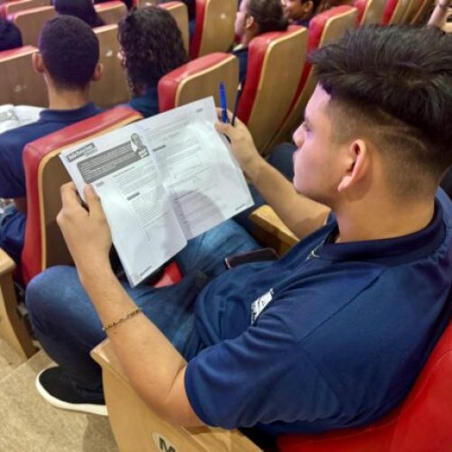 Aulão de matemática acontece neste sábado, 27, para estudantes do Terceirão da escola Carmela Dutra