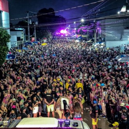 Veja as fotos: BVQQ celebra 46 anos e transforma o Centro em um mar de foliões