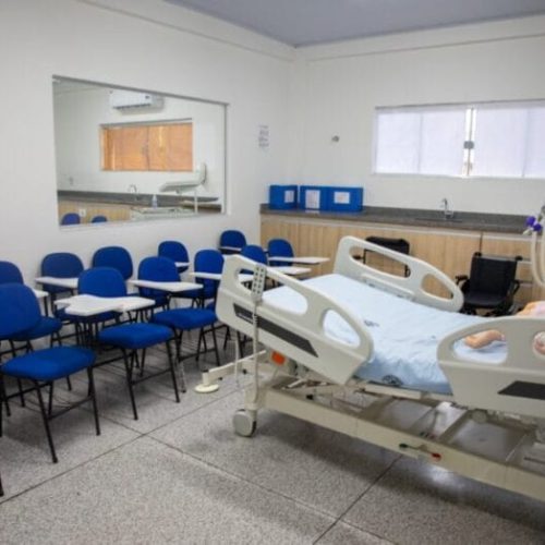 Centro de Educação Técnico-Profissional na Área da Saúde se torna Escola Estadual Superior em SUS