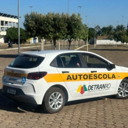 Governo de RO disponibiliza veículo adaptado para inclusão de pessoas com deficiência física em autoescolas