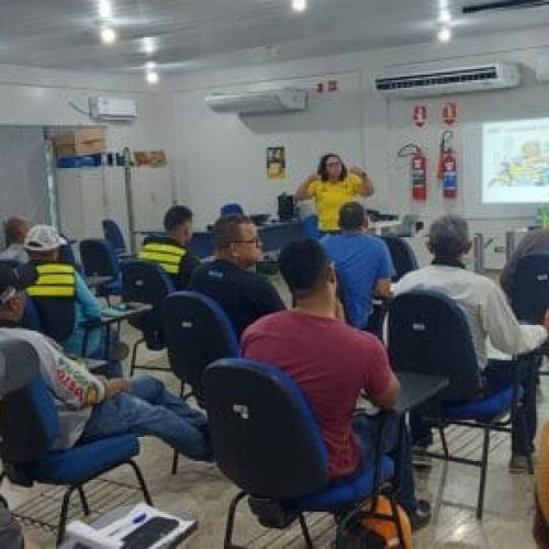 Educação no trânsito ganha força com qualificação de mototaxistas em Ariquemes