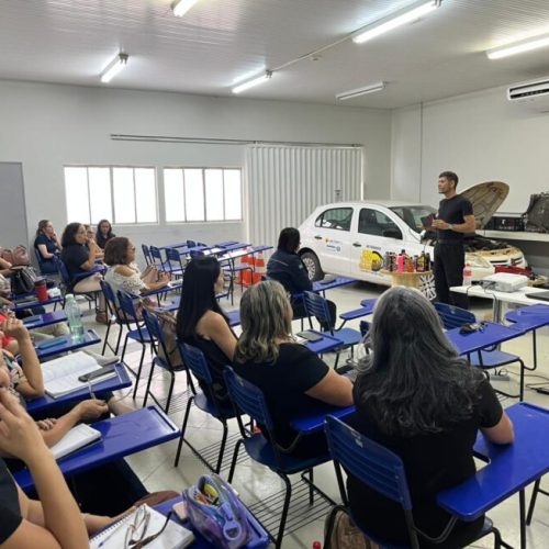 Curso de mecânica básica capacita mulheres para lidar com situações no trânsito