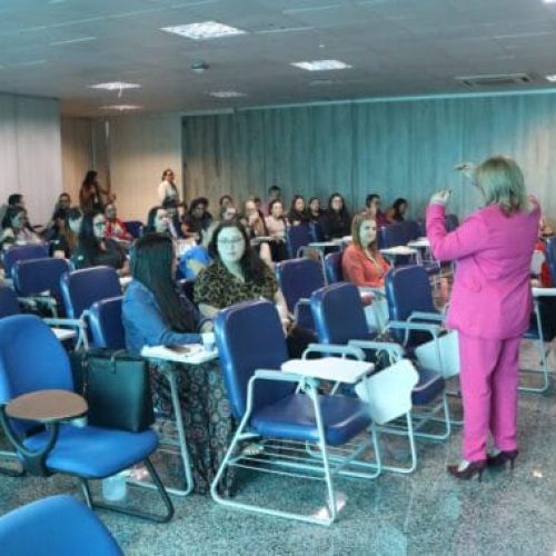 Curso de Redação Oficial é ministrado para servidores da administração pública, na Escola de Governo