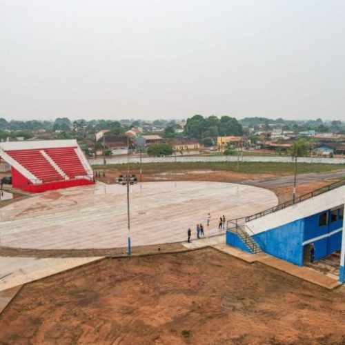 Obras no Bumbódromo avançam e transformam a infraestrutura cultural de Guajará-Mirim