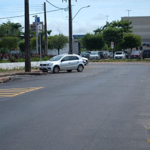 Prefeitura cria vagas de estacionamento diagonal para carros e motos no entorno do Porto Velho Shopping