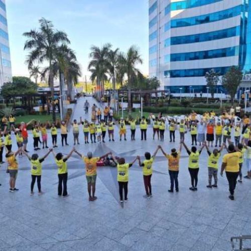 “Dia do Amarelaço” é realizado com apresentações lúdicas sobre o tema, paz no trânsito, no Palácio Rio Madeira