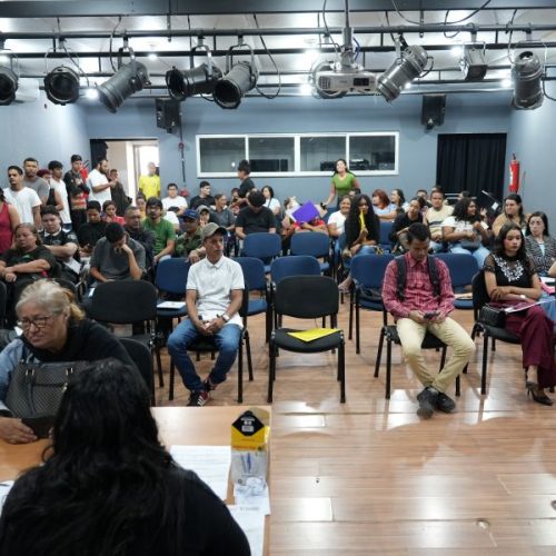 Mutirão de Empregos reúne centenas de candidatos e oferece 85 vagas em Porto Velho