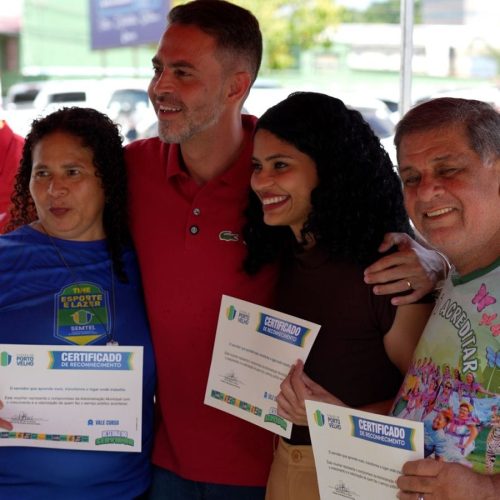 Servidores sorteados no Mercado Cultural recebem prêmios