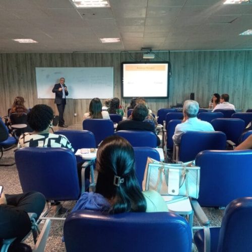 Ouvidores de Rondônia participam de encontro sobre educação financeira na Escola de Governo