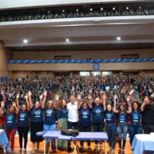 Cerimônia de entrega dos kits profissionais do programa Vencer