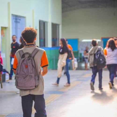 Alunos do ensino médio podem se inscrever para o Programa Jovens Embaixadores 2025, até 3 de setembro